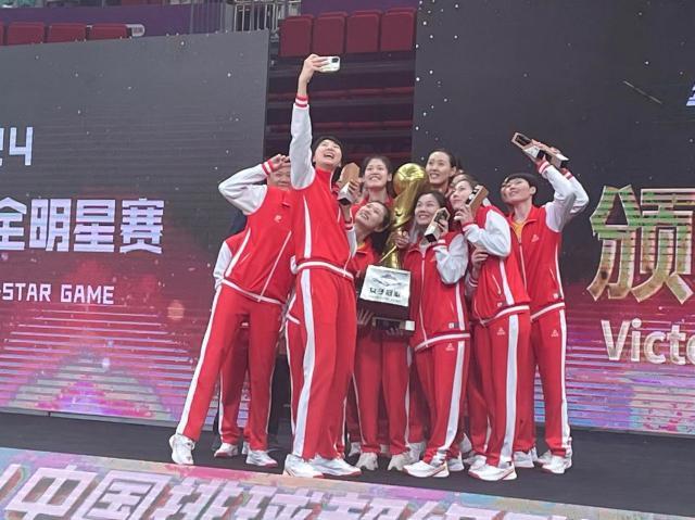 开云官网-排超联赛全明星赛圆满落幕 李盈莹、王径一当选MVP