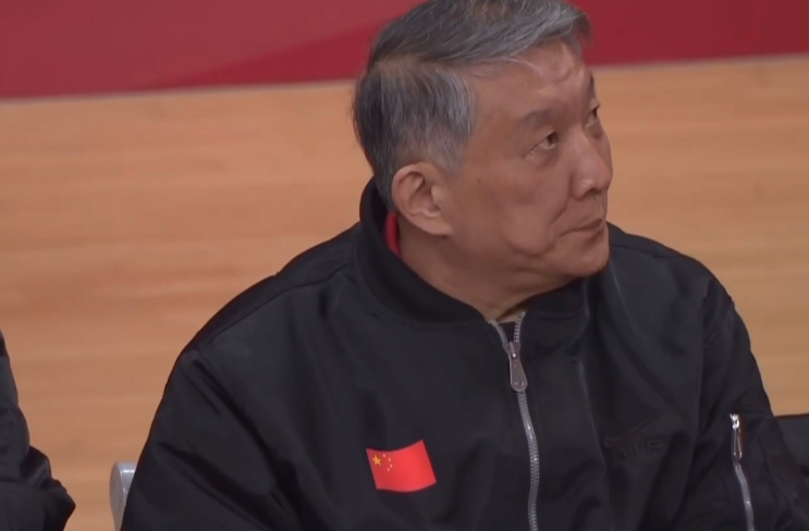 开云登录-宫鲁鸣脸色严峻：中国女篮被轰27-5险遭19分逆转 狂送19失误